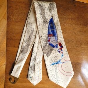 NWOT Tommy Bahama 100% Silk Mens Tie Yellow Blue Kiteboarding Map Travel